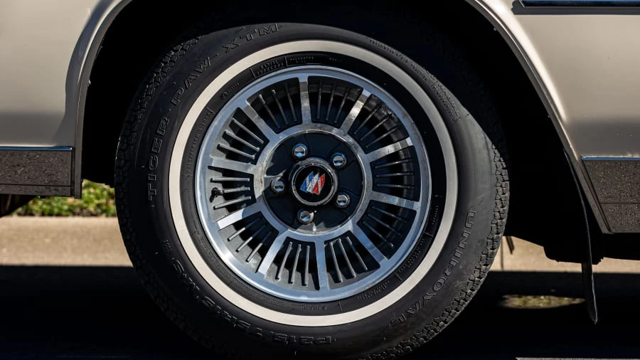 1985 Buick LeSabre - Image 15 of 18