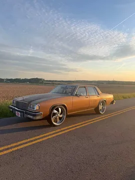 1985 Buick LeSabre Custom Sedan 4D