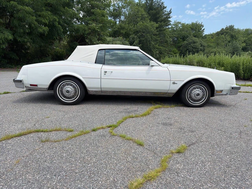 1985 Buick Riviera 4th-7th Gen - Image 12 of 31
