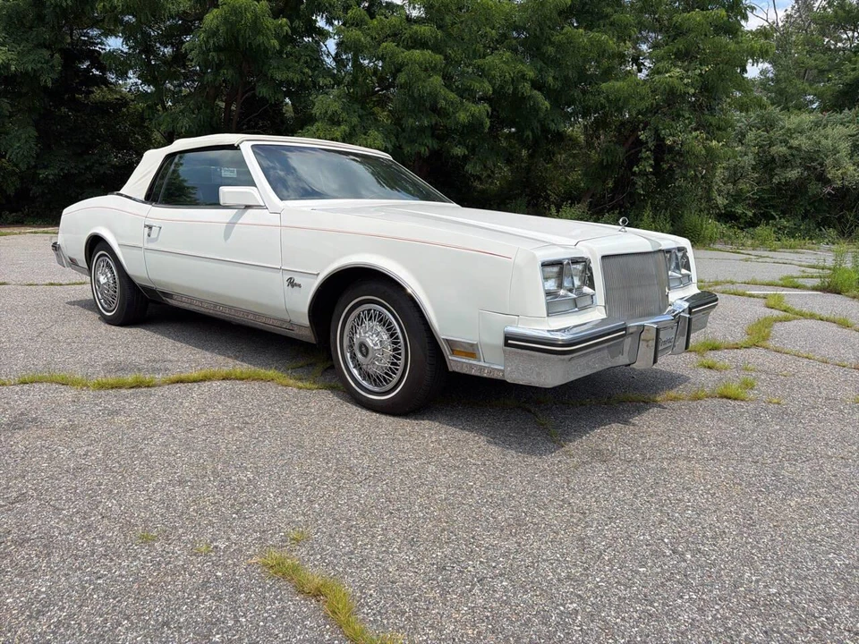 1985 Buick Riviera 4th-7th Gen - Image 15 of 31