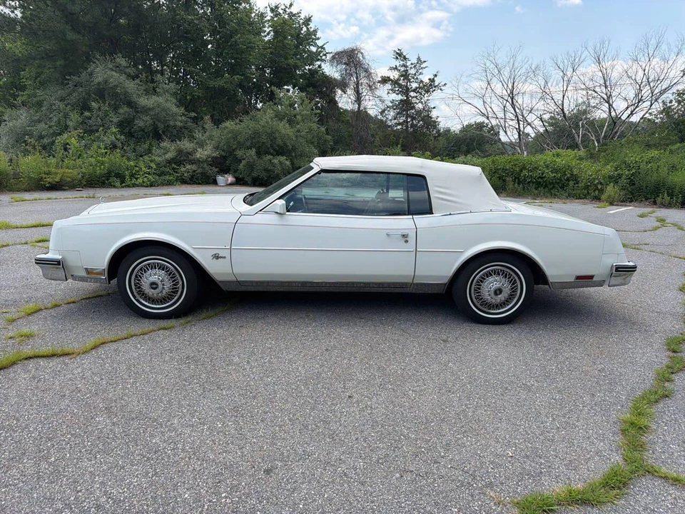 1985 Buick Riviera 4th-7th Gen - Image 4 of 31