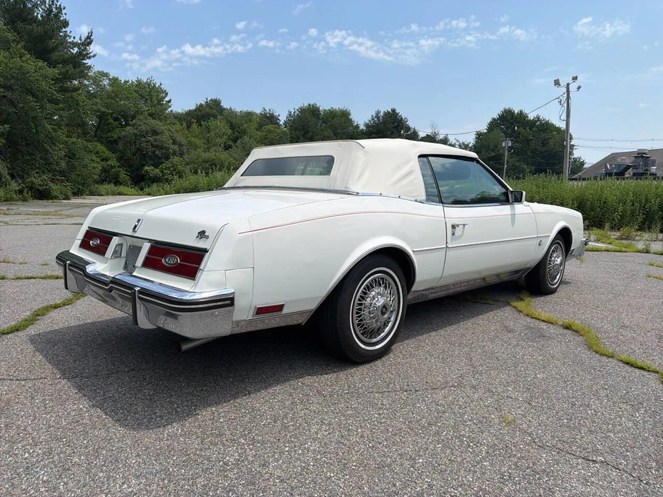 1985 Buick Riviera 4th-7th Gen - Image 10 of 31
