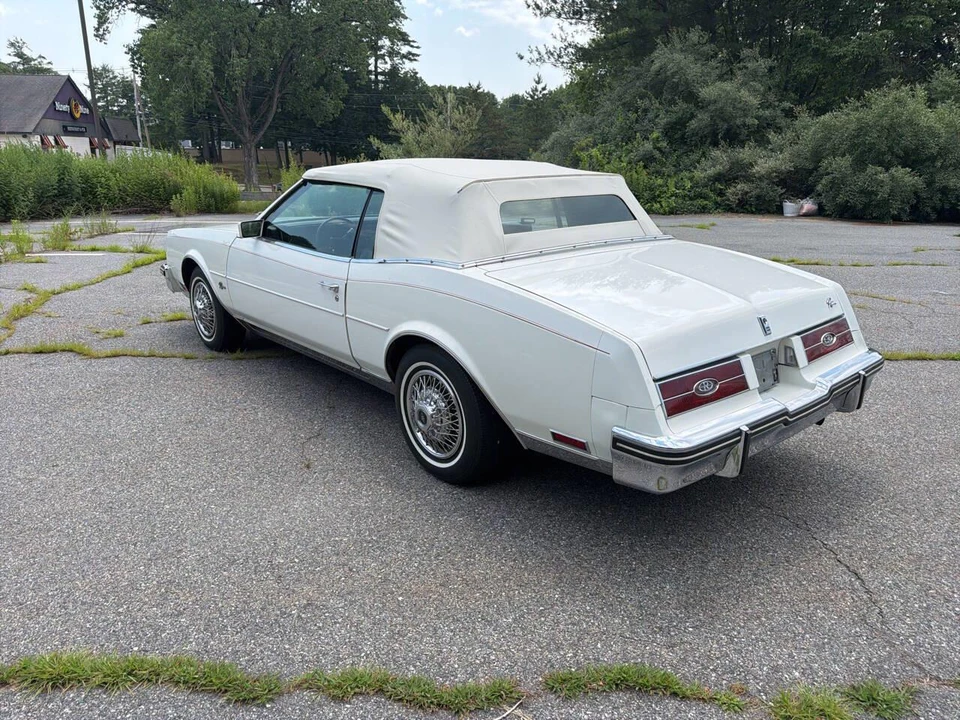 1985 Buick Riviera 4th-7th Gen - Image 3 of 31