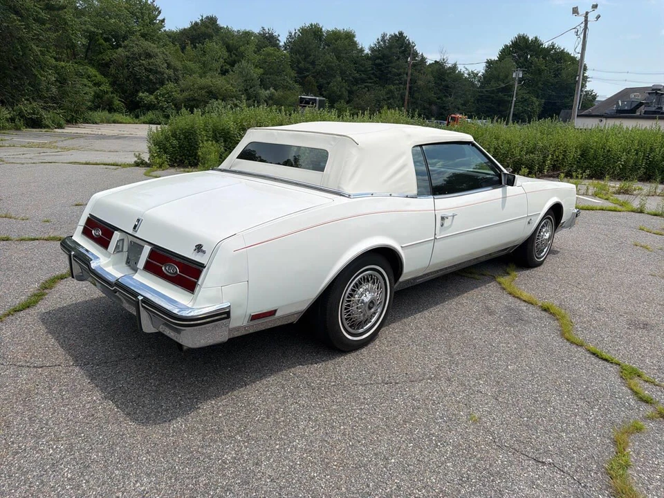 1985 Buick Riviera 4th-7th Gen - Image 9 of 31