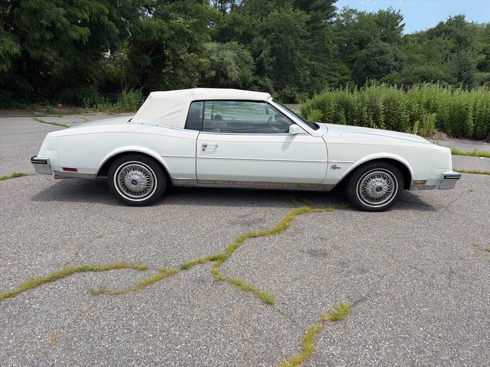 1985 Buick Riviera 4th-7th Gen - Image 11 of 31