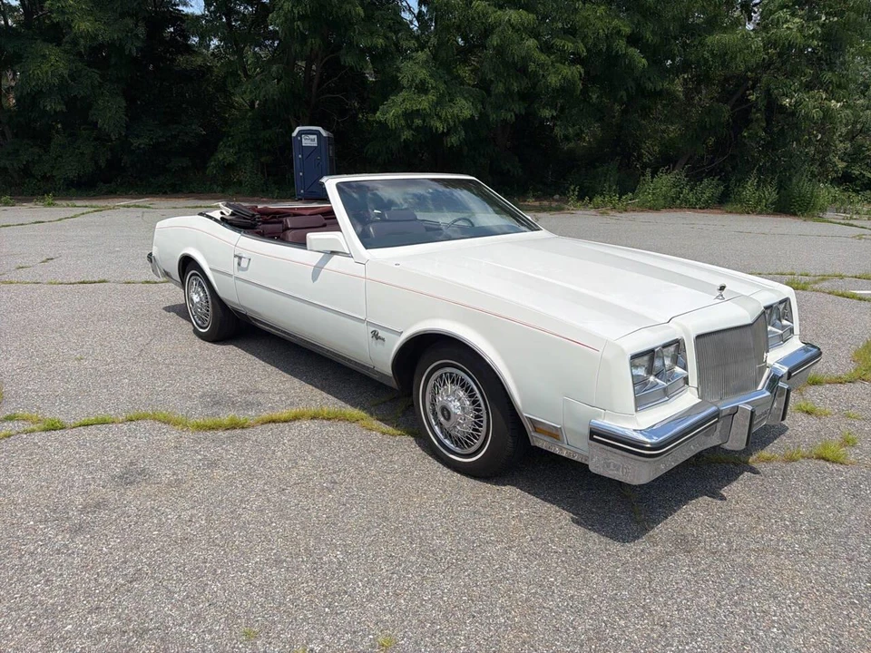 1985 Buick Riviera 4th-7th Gen - Image 25 of 31
