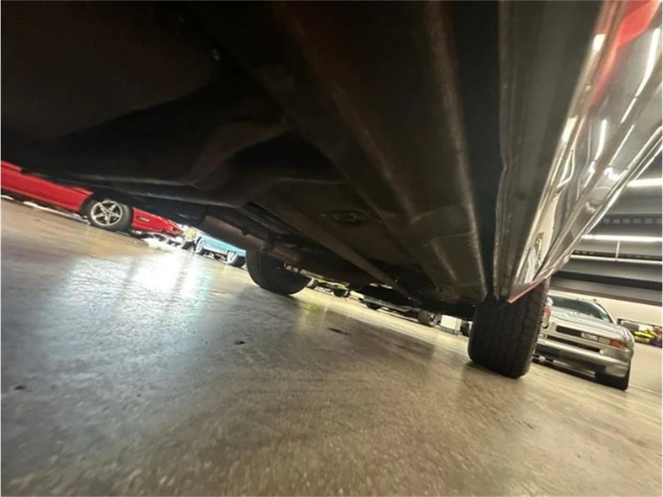 1985 Buick Riviera 4th-7th Gen - Image 9 of 27