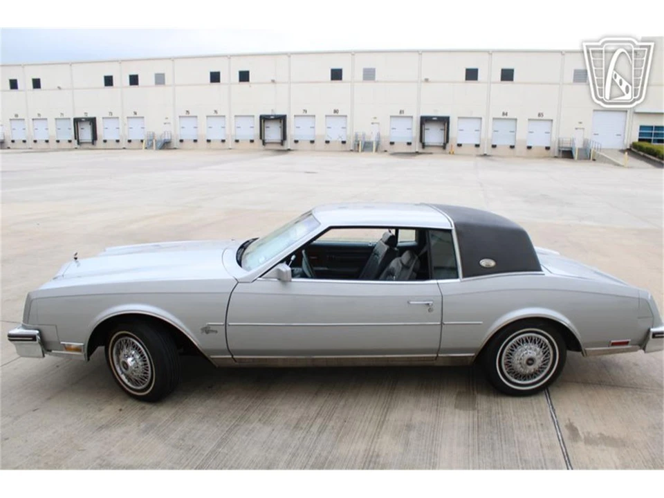 1985 Buick Riviera 4th-7th Gen - Image 2 of 31