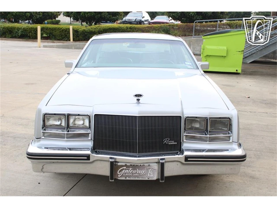 1985 Buick Riviera 4th-7th Gen - Image 23 of 31