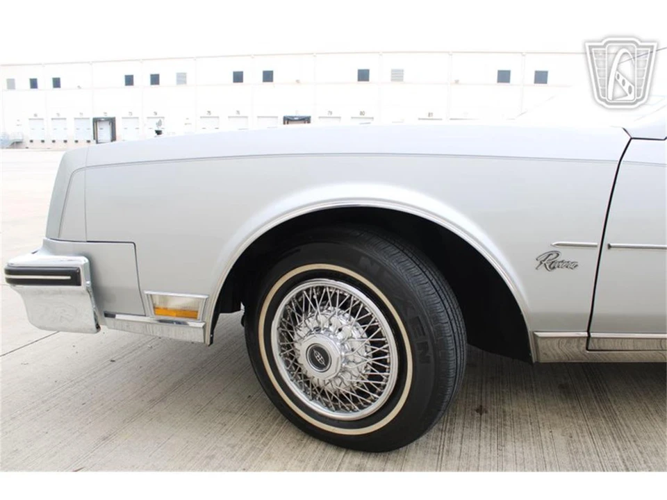 1985 Buick Riviera 4th-7th Gen - Image 29 of 31