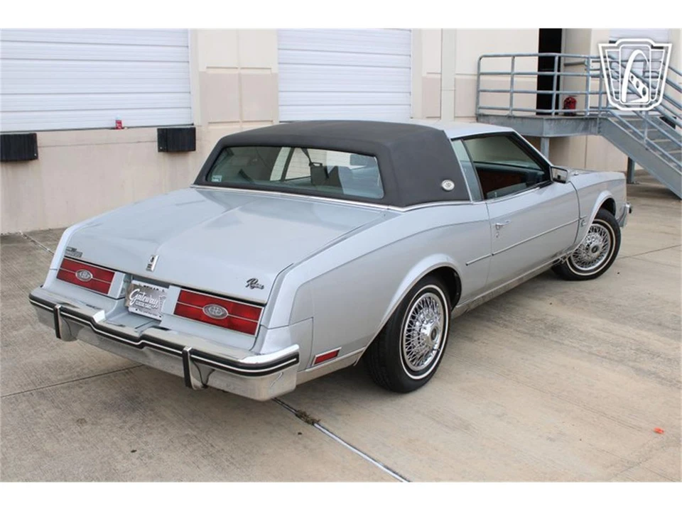 1985 Buick Riviera 4th-7th Gen - Image 14 of 31