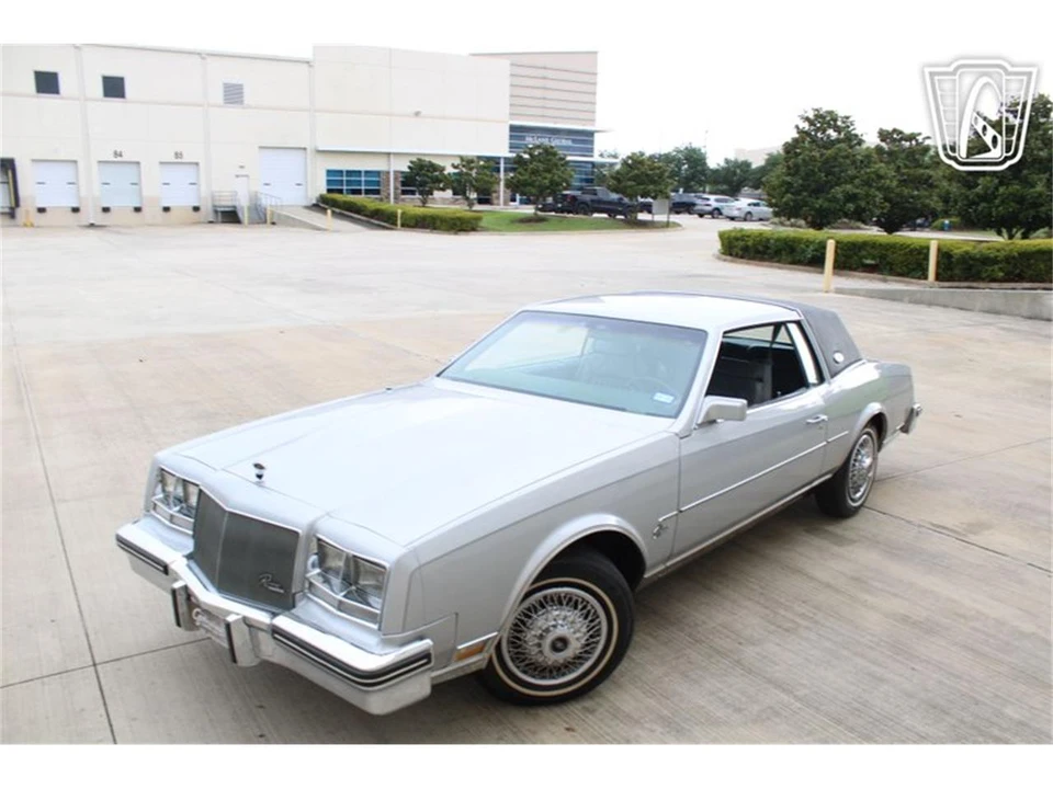 1985 Buick Riviera 4th-7th Gen - Image 25 of 31