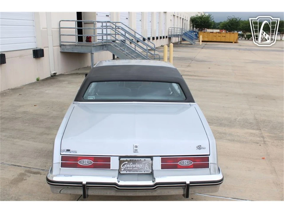 1985 Buick Riviera 4th-7th Gen - Image 10 of 31