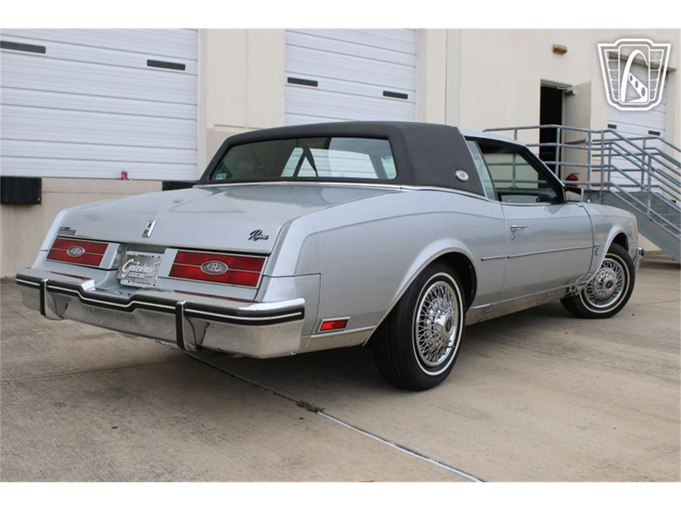 1985 Buick Riviera 4th-7th Gen - Image 15 of 31