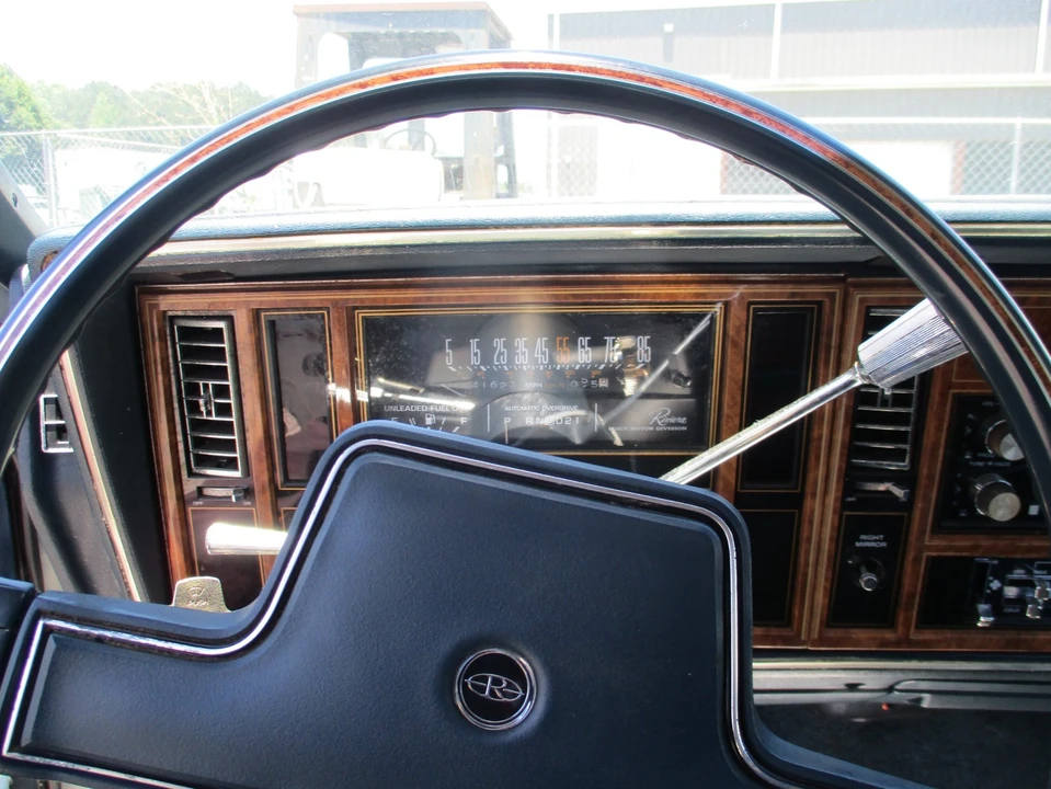 1985 Buick Riviera 4th-7th Gen - Image 13 of 15