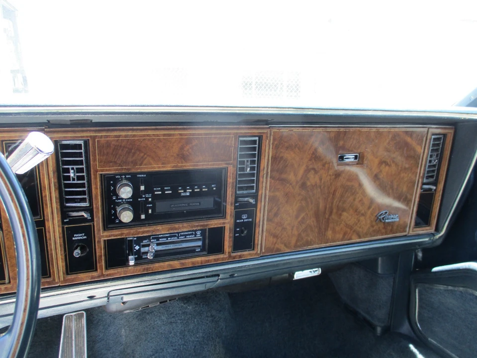 1985 Buick Riviera 4th-7th Gen - Image 12 of 15