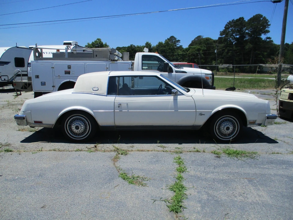 1985 Buick Riviera 4th-7th Gen - Image 7 of 15