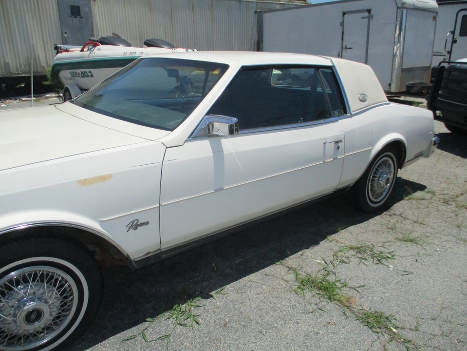 1985 Buick Riviera 4th-7th Gen - Image 3 of 15