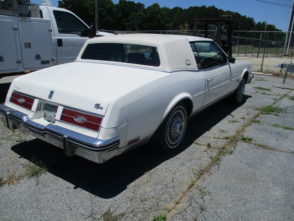 1985 Buick Riviera 4th-7th Gen - Image 6 of 15
