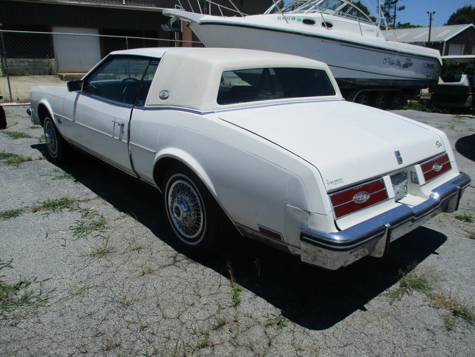 1985 Buick Riviera 4th-7th Gen - Image 4 of 15