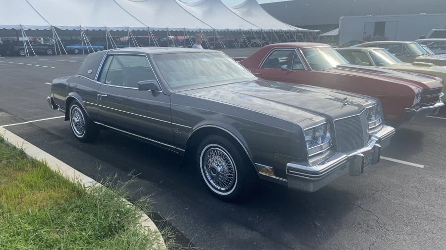 1985 Buick Riviera 4th-7th Gen - Image 2 of 4
