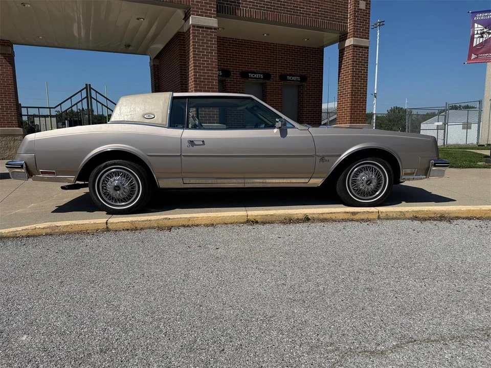 1985 Buick Riviera 4th-7th Gen - Image 3 of 13