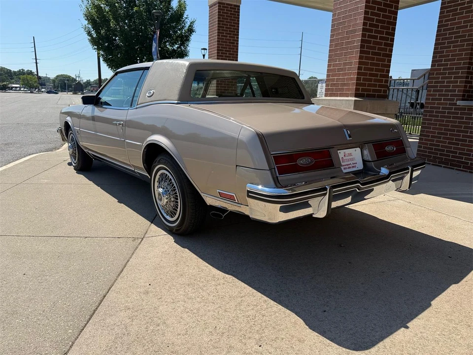 1985 Buick Riviera 4th-7th Gen - Image 6 of 13