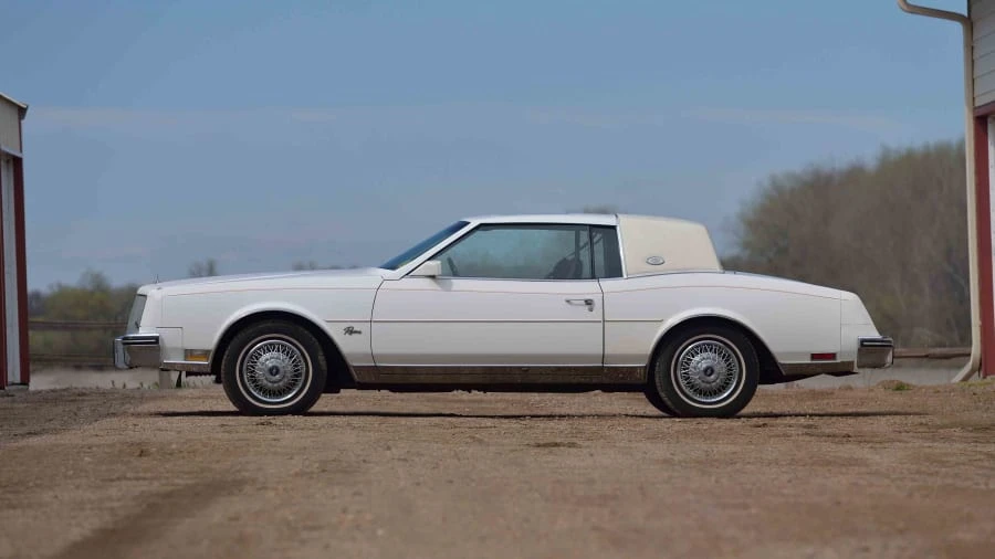 1985 Buick Riviera 4th-7th Gen - Image 8 of 12