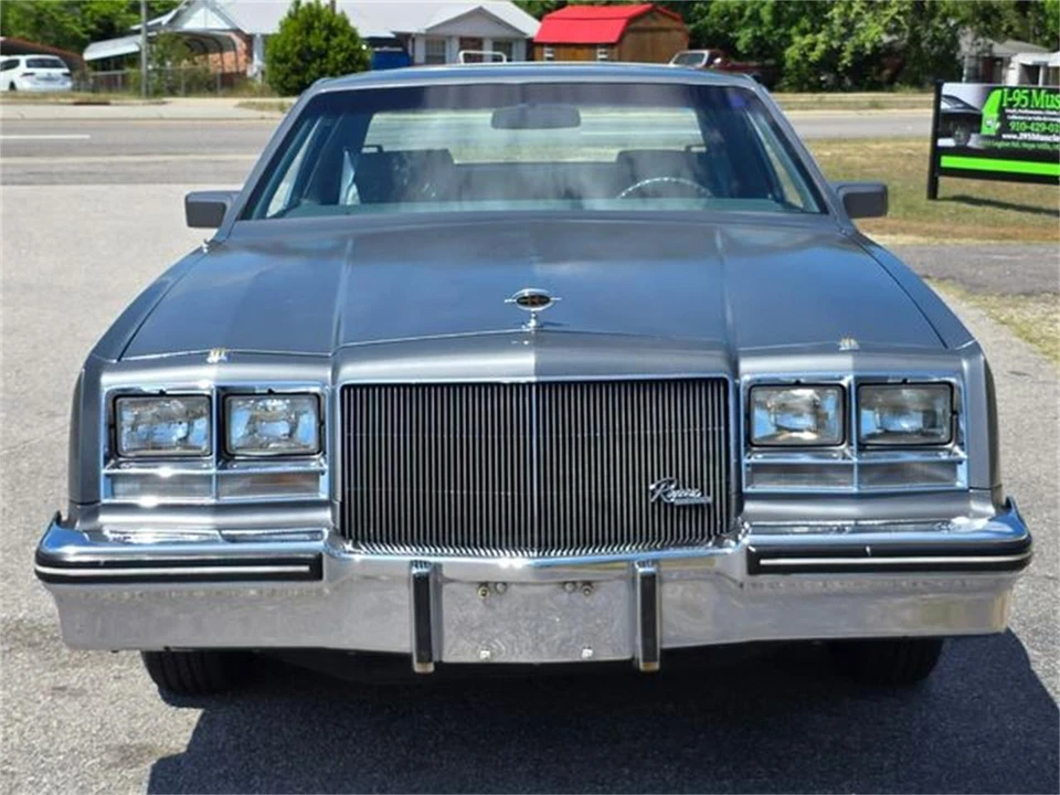 1985 Buick Riviera 4th-7th Gen - Image 3 of 31