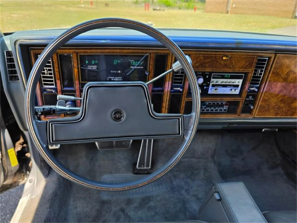 1985 Buick Riviera 4th-7th Gen - Image 17 of 31