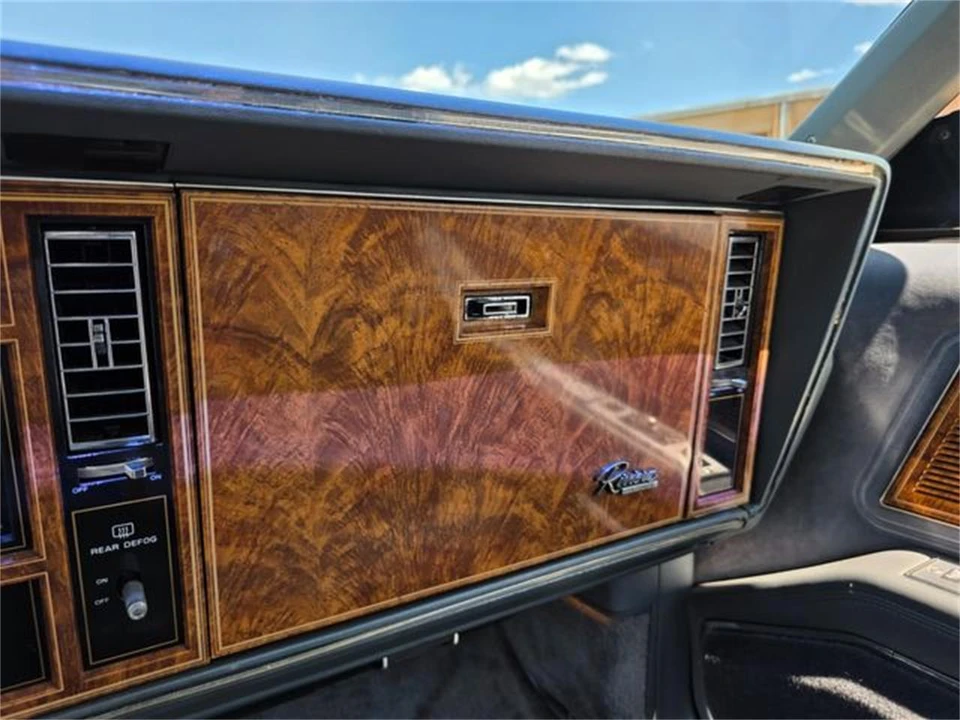 1985 Buick Riviera 4th-7th Gen - Image 21 of 31