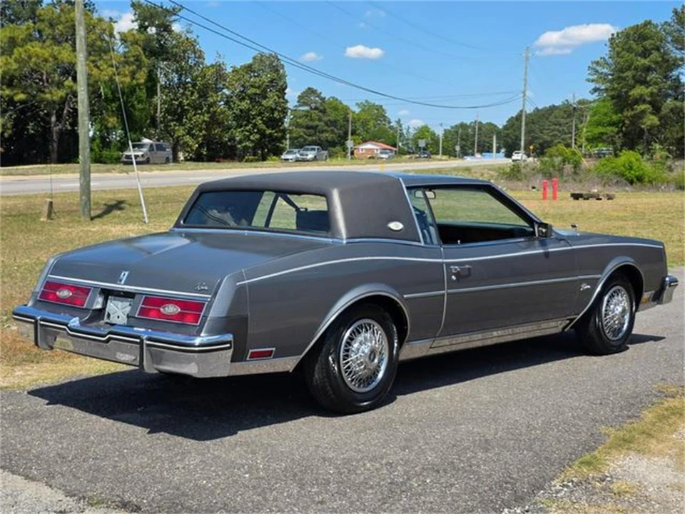 1985 Buick Riviera 4th-7th Gen - Image 7 of 31