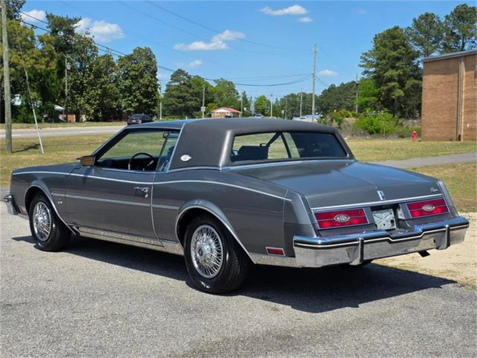 1985 Buick Riviera 4th-7th Gen - Image 11 of 31