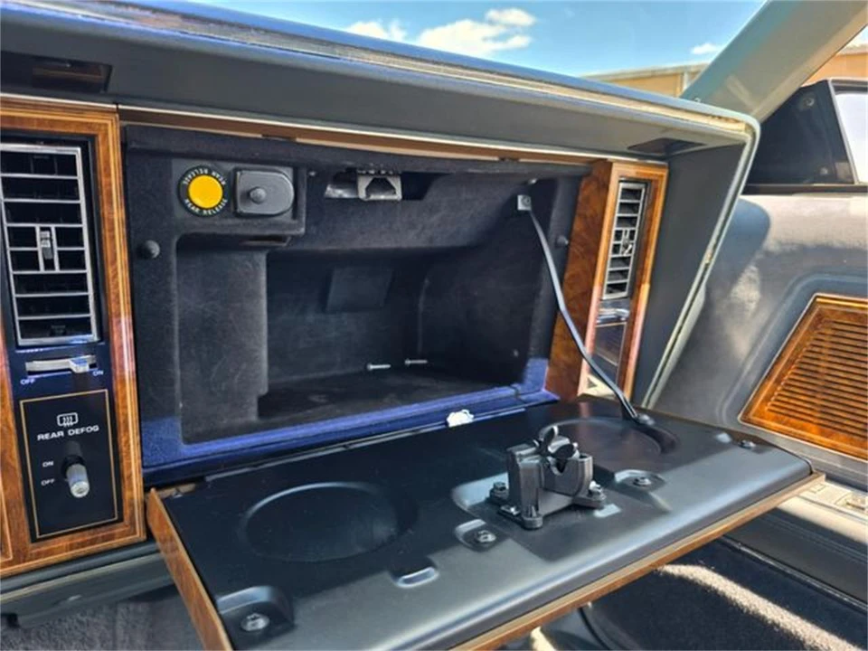 1985 Buick Riviera 4th-7th Gen - Image 22 of 31