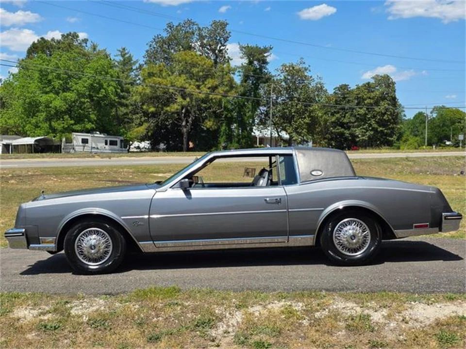 1985 Buick Riviera 4th-7th Gen - Image 12 of 31
