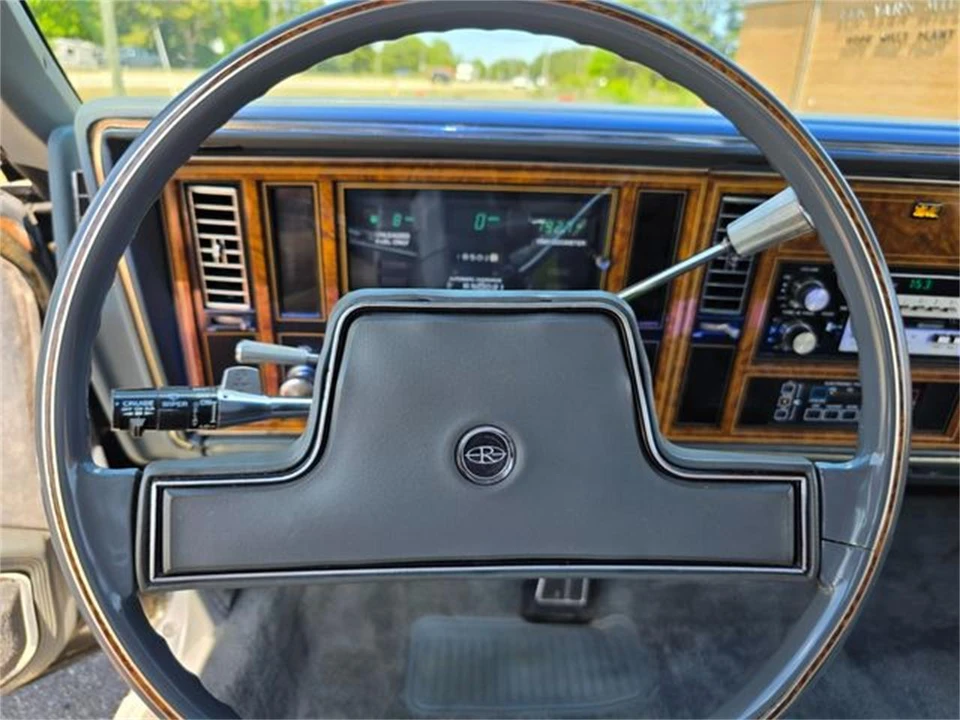 1985 Buick Riviera 4th-7th Gen - Image 18 of 31
