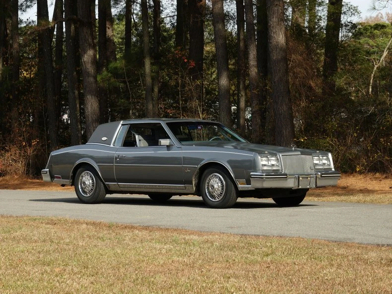 1985 Buick Riviera 4th-7th Gen - Image 2 of 31
