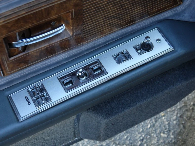 1985 Buick Riviera 4th-7th Gen - Image 24 of 31