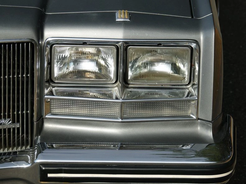 1985 Buick Riviera 4th-7th Gen - Image 14 of 31