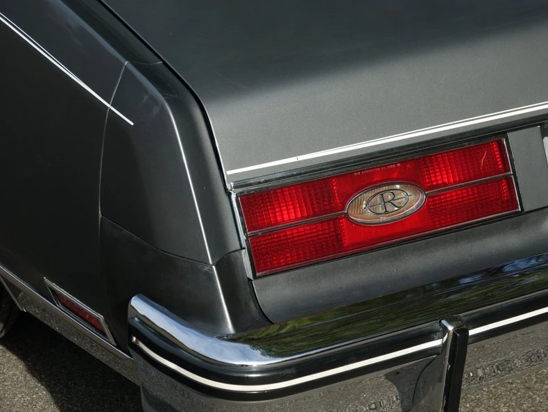 1985 Buick Riviera 4th-7th Gen - Image 10 of 31