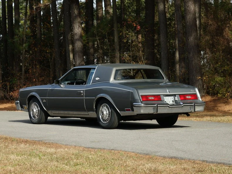 1985 Buick Riviera 4th-7th Gen - Image 9 of 31