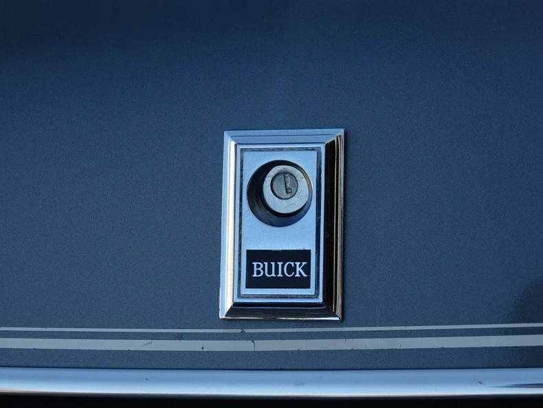 1985 Buick Riviera 4th-7th Gen - Image 16 of 31