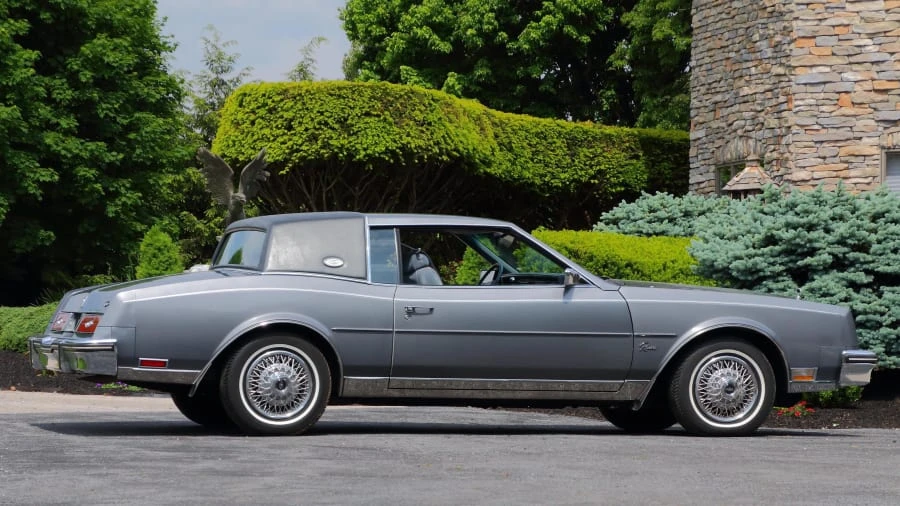 1985 Buick Riviera 4th-7th Gen - Image 2 of 12