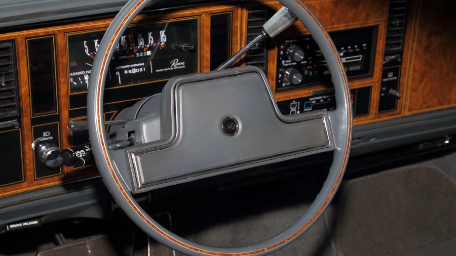 1985 Buick Riviera 4th-7th Gen - Image 9 of 12