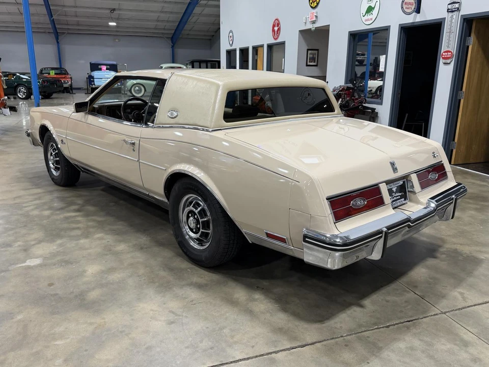 1985 Buick Riviera 4th-7th Gen - Image 2 of 29
