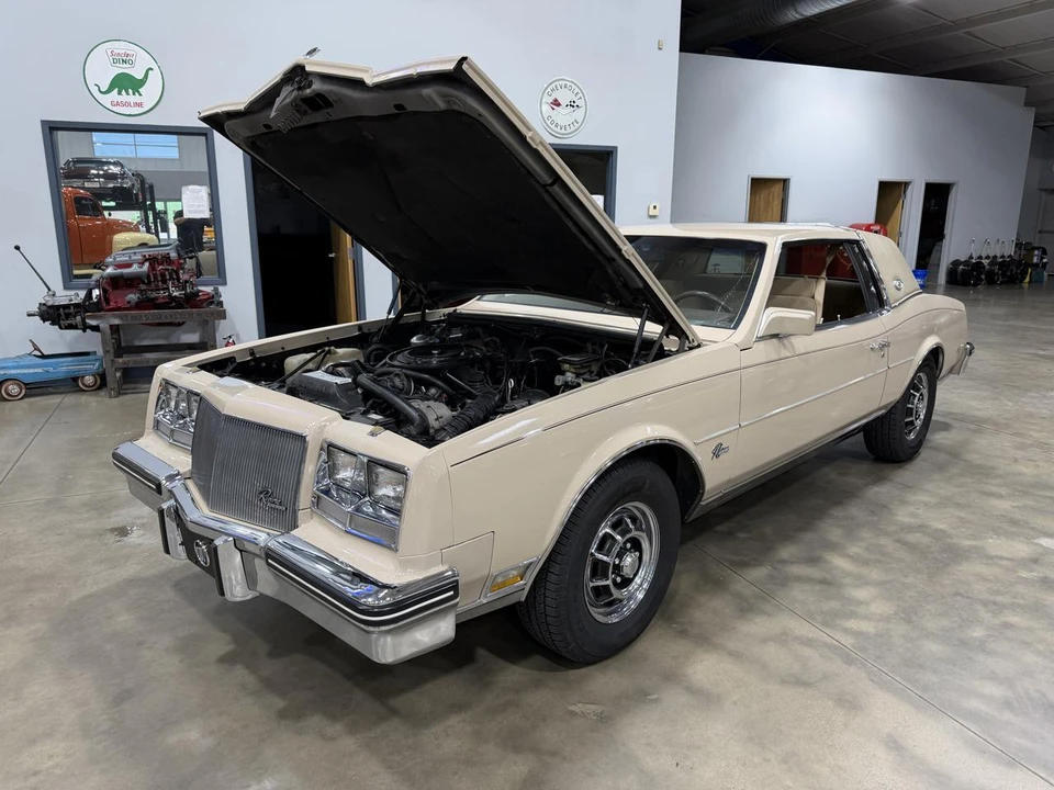 1985 Buick Riviera 4th-7th Gen - Image 9 of 29