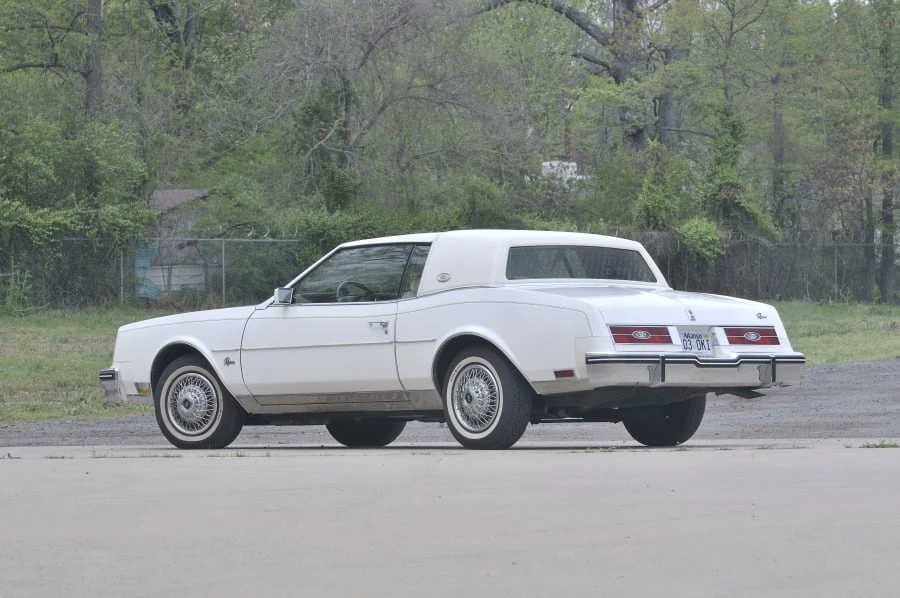 1985 Buick Riviera 4th-7th Gen - Image 2 of 9