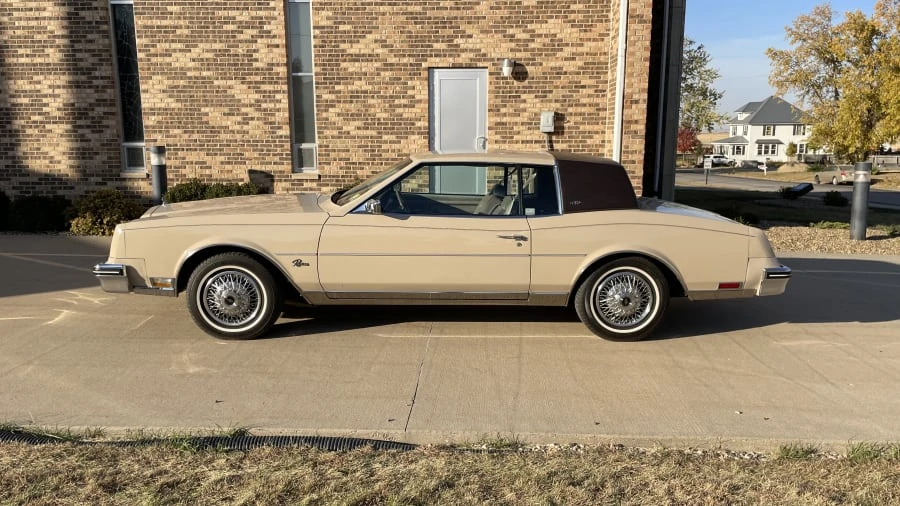 1985 Buick Riviera 4th-7th Gen - Image 7 of 26