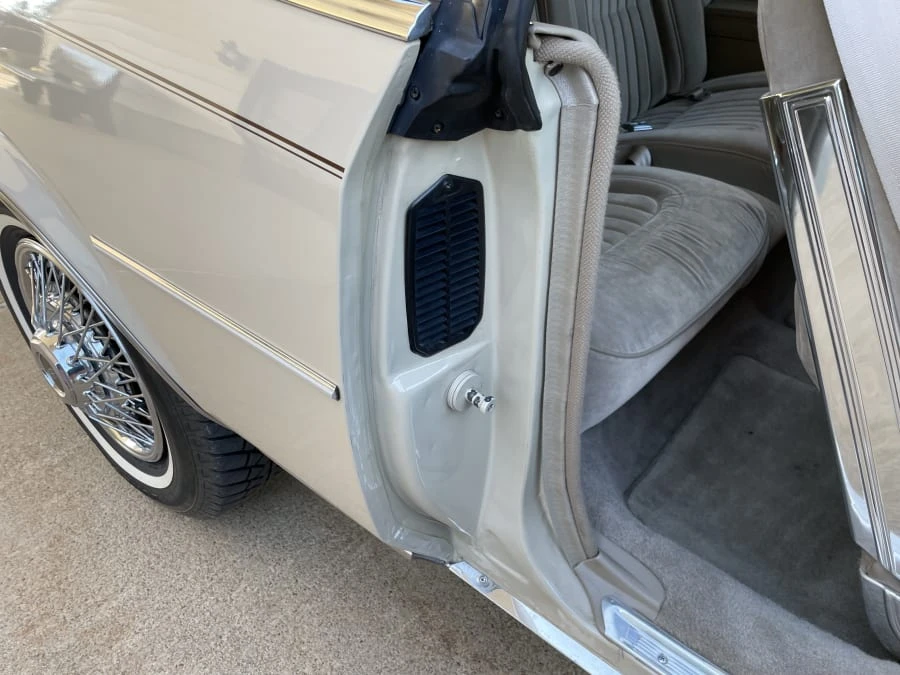 1985 Buick Riviera 4th-7th Gen - Image 22 of 26