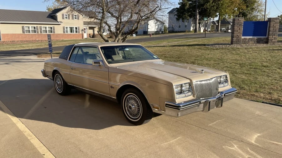 1985 Buick Riviera 4th-7th Gen - Image 2 of 26